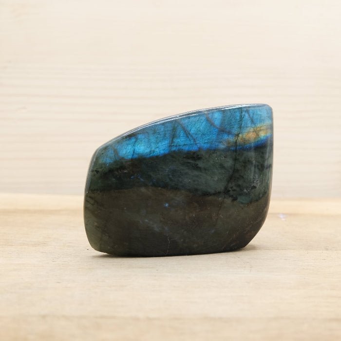 Bloc de Labradorite N°38 - 299g (Madagascar) - Nature Minérale