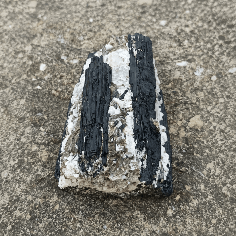 Rare. Bloc de Tourmaline 002-1234 g (Brésil) - Nature Minérale