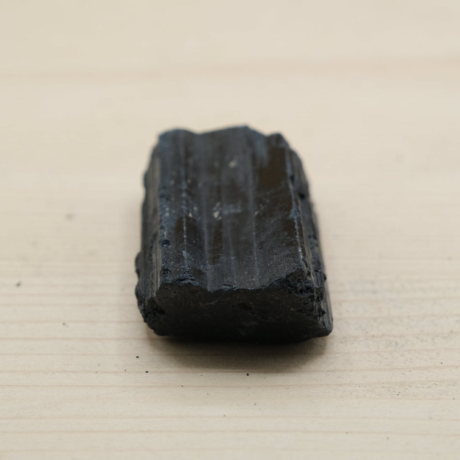 Tourmaline noire brute n° 107/ 101g (Brésil) - Nature Minérale