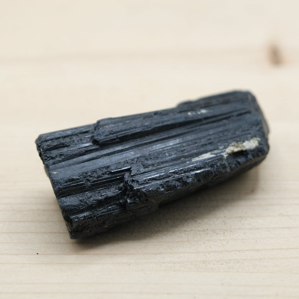 Tourmaline noire brute n° 108/ 126g (Brésil) - Nature Minérale