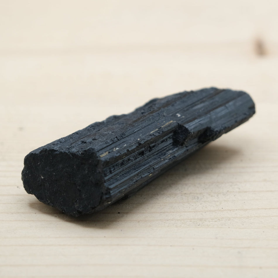 Tourmaline noire brute n° 108/ 126g (Brésil) - Nature Minérale